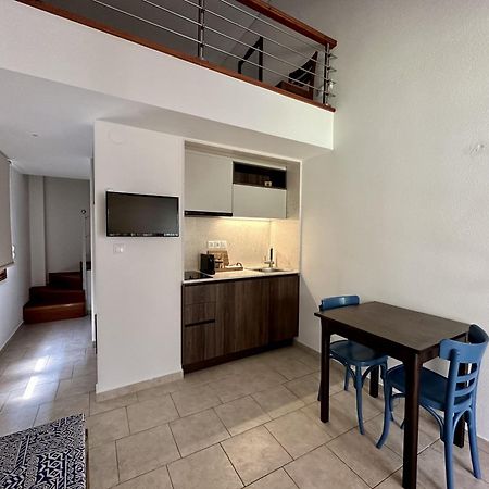 Zouzoulas Filoxenia - Koralia Apartments 米利纳 外观 照片